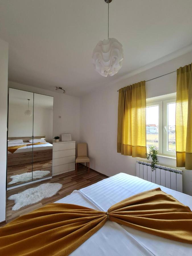Pansion Katarina Bed & Breakfast Малинска Екстериор снимка