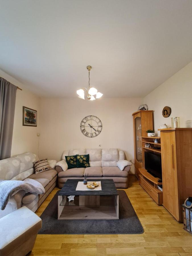 Pansion Katarina Bed & Breakfast Малинска Екстериор снимка