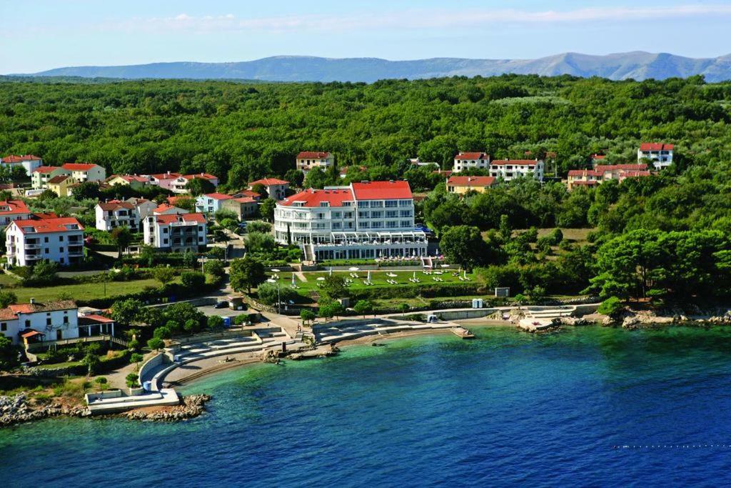 Pansion Katarina Bed & Breakfast Малинска Екстериор снимка